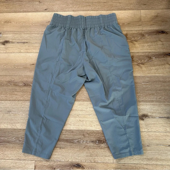 Nike Dri-Fit Training Women’s Gray Mid-Rise Running Athletic Trousers Sz 2X NWT - Picture 8 of 8